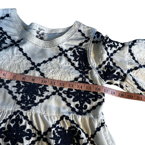 Kindred Anthropologie Embroidered Top Large White Navy Floral Cottage Blouse - Picture 9 of 10